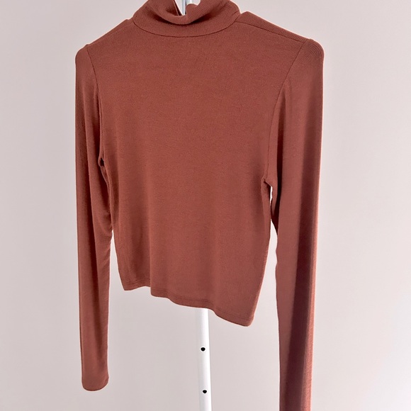 Aritzia Wilfred Burnt Orange Turtleneck Top - Size Medium - Picture 4 of 6